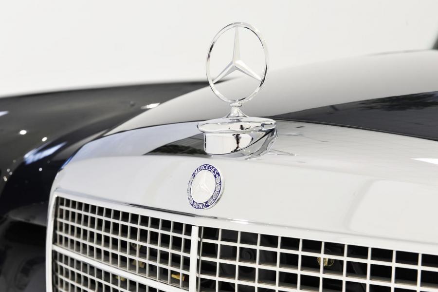 Детали экстерьера Mercedes-Benz 280 SL by Brabus 1973 года  (фото 1 из 25)